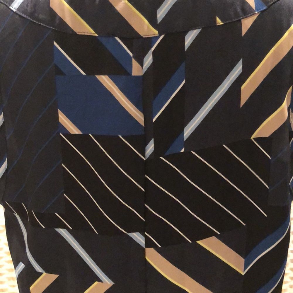 DKNY Color Block Geometric Pattern Sleeveless Top Size Medium - Picture 3 of 7